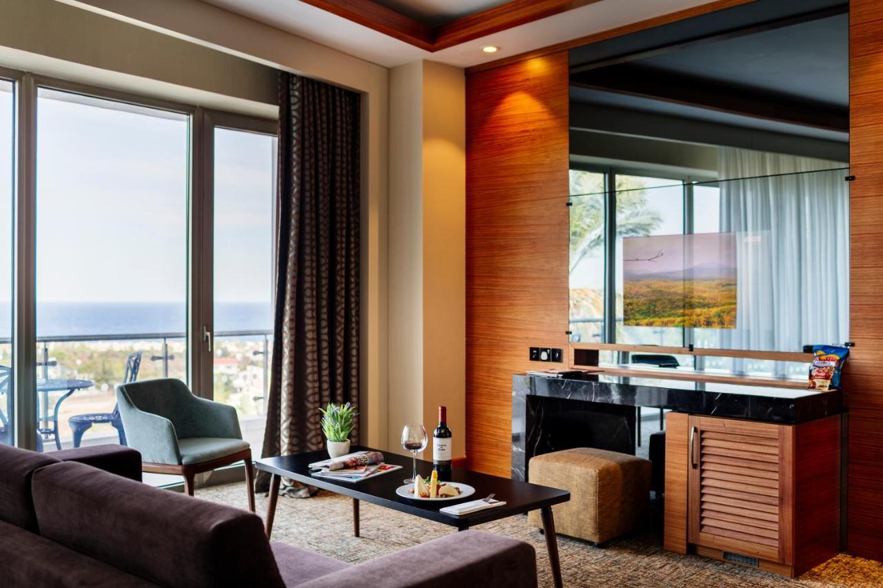 Malpas Hotel Agios Epiktitos Εξωτερικό φωτογραφία